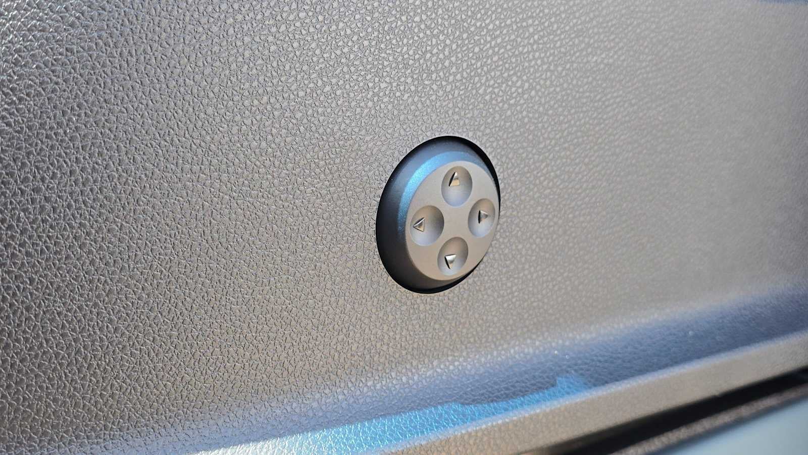 2026 Mercedes-Benz Sprinter 2500 Standard Roof I4 Diesel HO 144 AWD