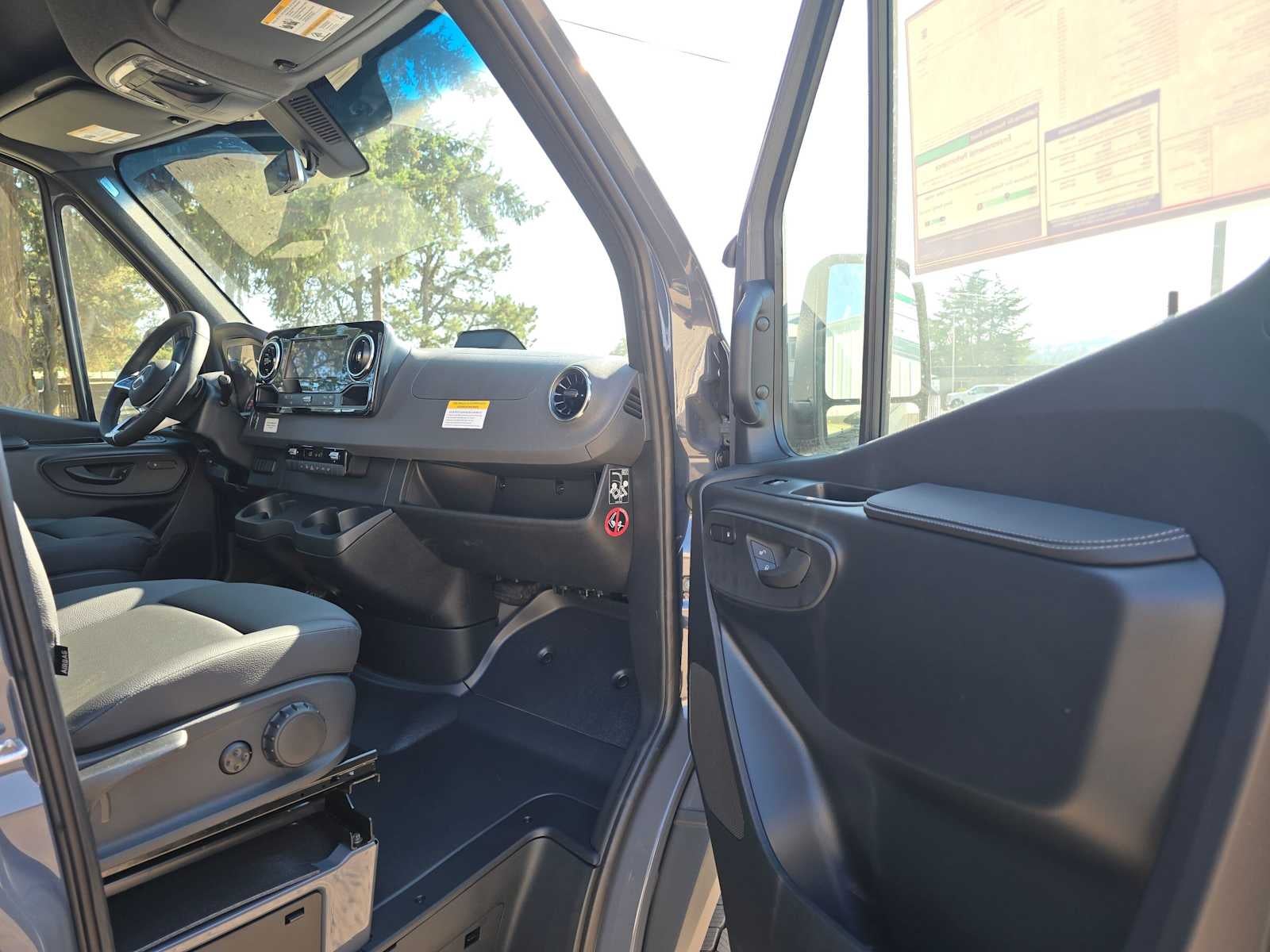 2026 Mercedes-Benz Sprinter 2500 Standard Roof I4 Diesel HO 144 AWD