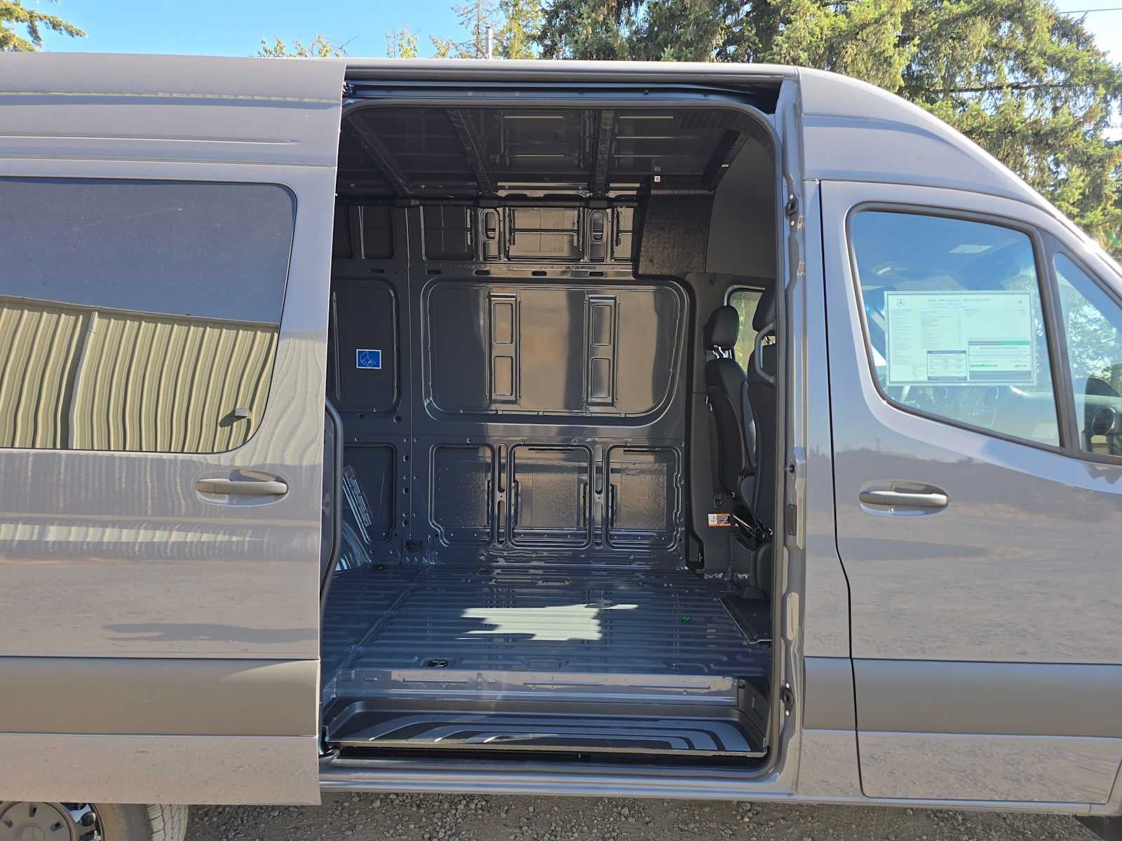 2026 Mercedes-Benz Sprinter 2500 Standard Roof I4 Diesel HO 144 AWD