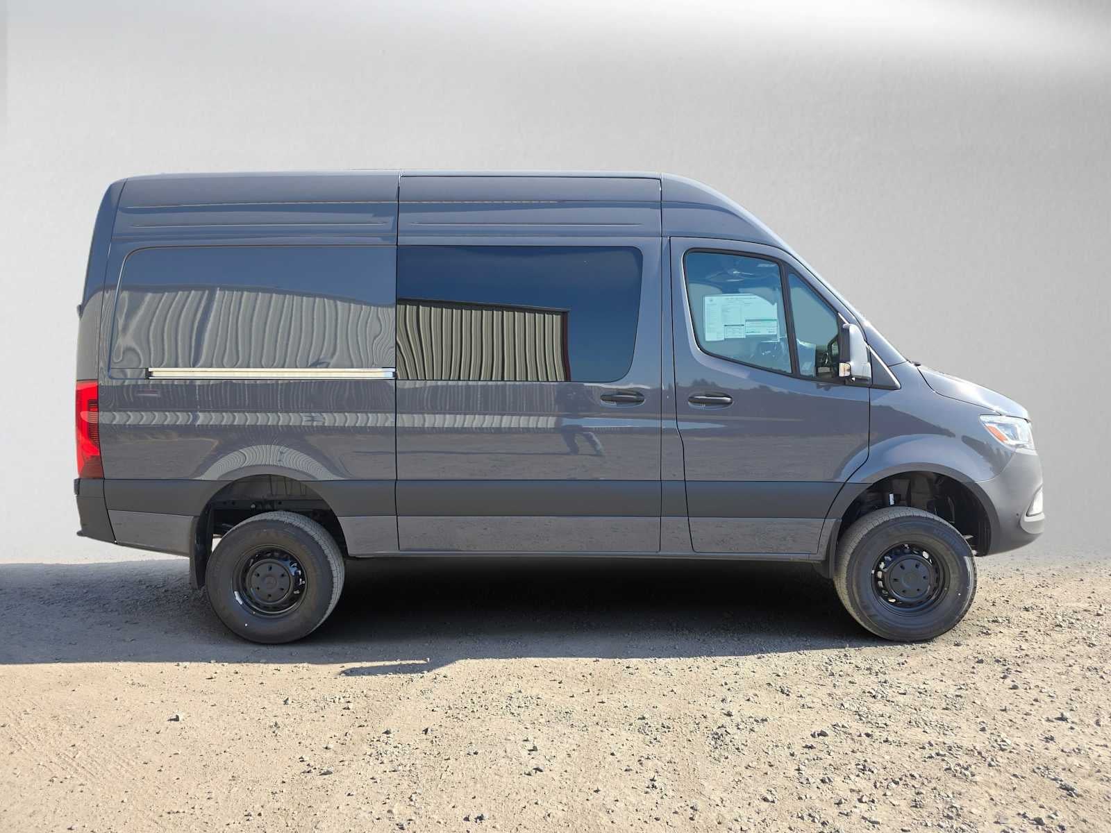 2026 Mercedes-Benz Sprinter 2500 Standard Roof I4 Diesel HO 144 AWD