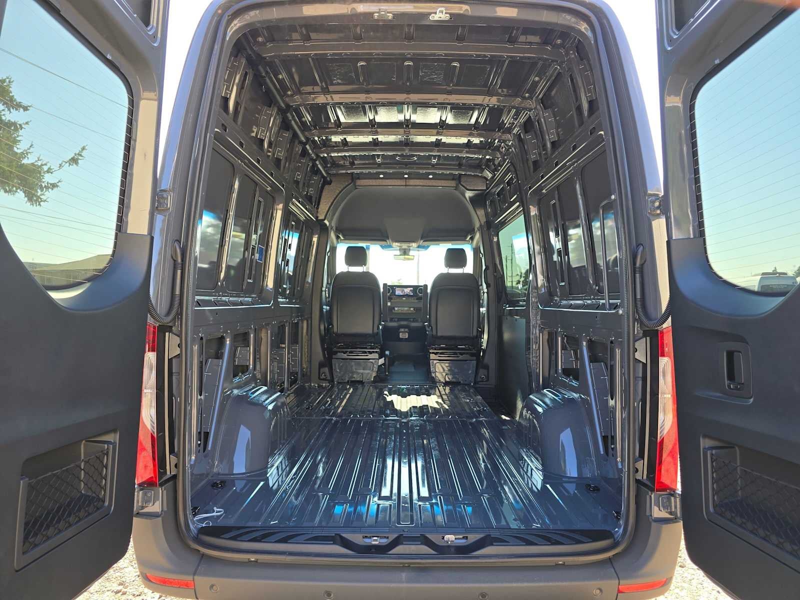 2026 Mercedes-Benz Sprinter 2500 Standard Roof I4 Diesel HO 144 AWD