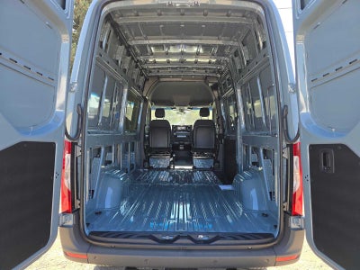 2026 Mercedes-Benz Sprinter Cargo 2500 Standard Roof I4 Diesel HO 144 AWD