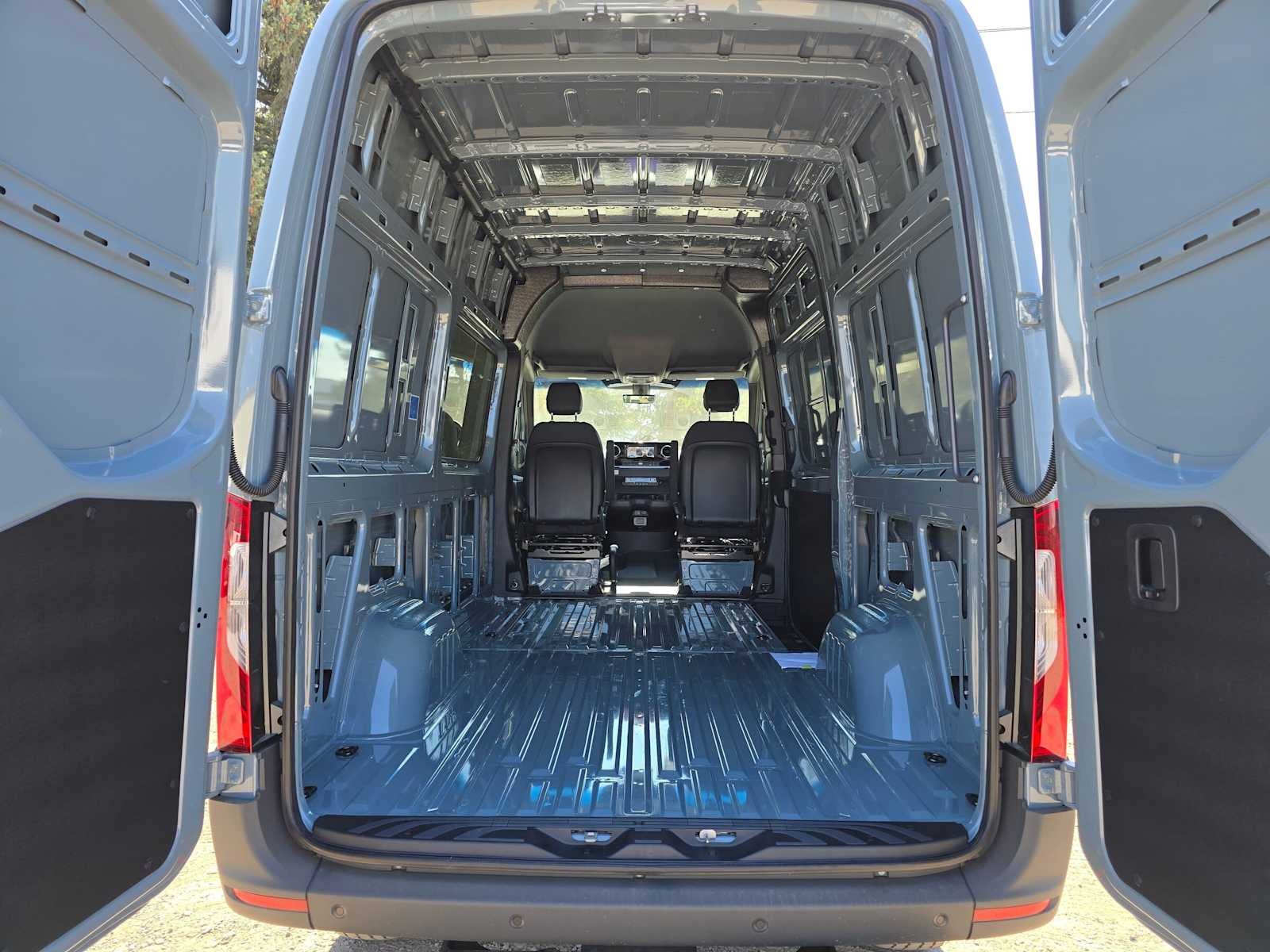2026 Mercedes-Benz Sprinter Cargo 2500 Standard Roof I4 Diesel HO 144 AWD
