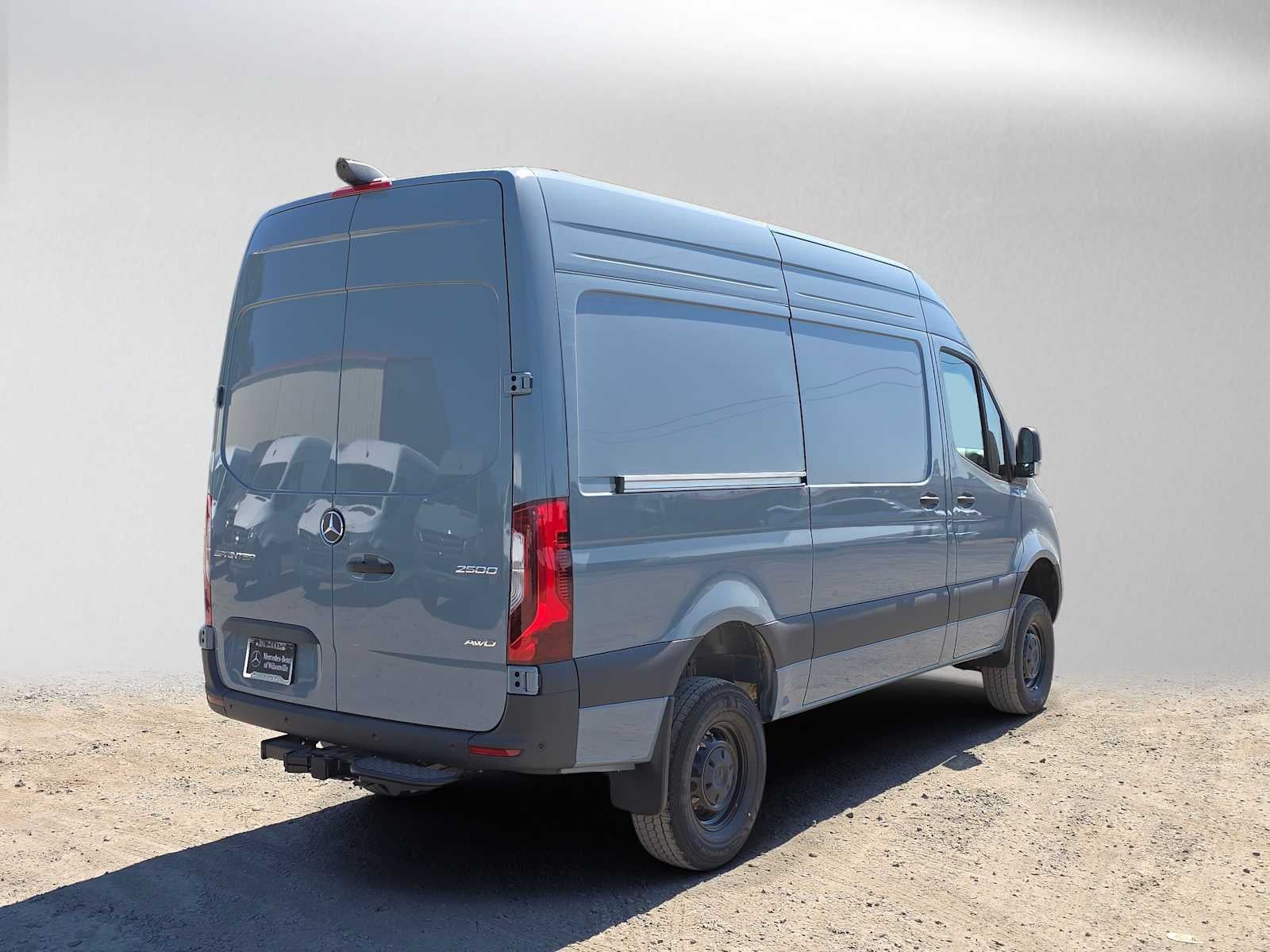 2026 Mercedes-Benz Sprinter Cargo 2500 Standard Roof I4 Diesel HO 144 AWD