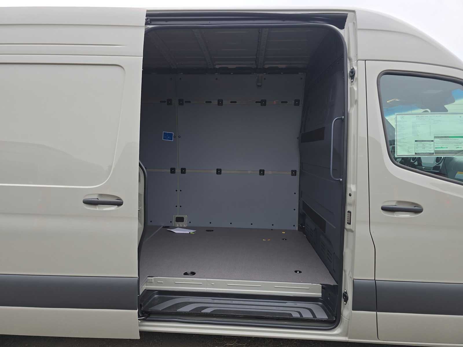 2026 Mercedes-Benz Sprinter Crew 2500 Standard Roof I4 Diesel HO 144 AWD