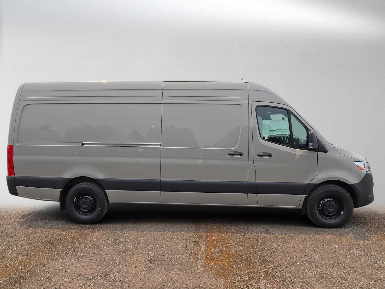 2026 Mercedes-Benz Sprinter Crew 2500 Standard Roof I4 Diesel HO 144 AWD
