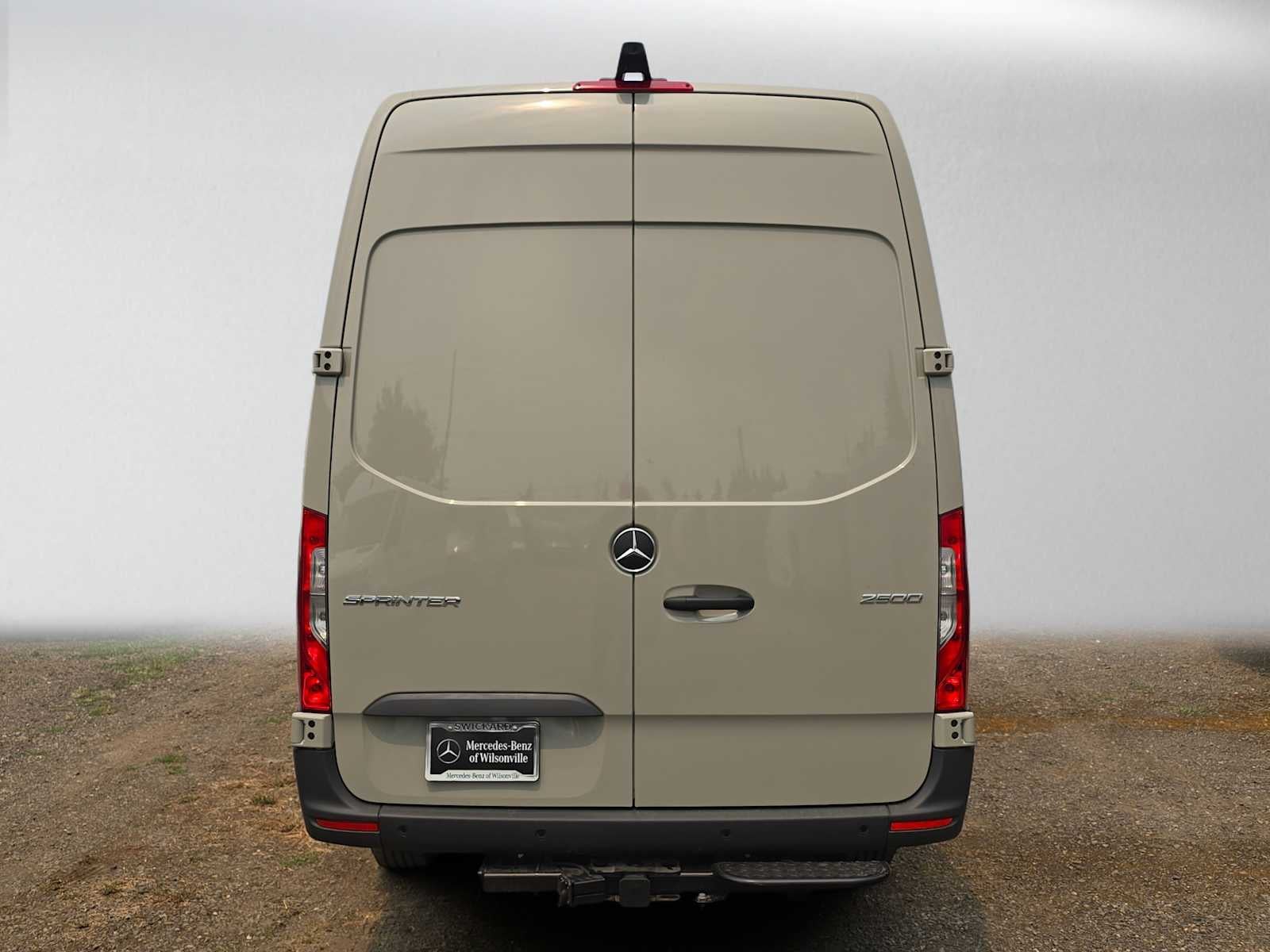 2026 Mercedes-Benz Sprinter Crew 2500 Standard Roof I4 Diesel HO 144 AWD