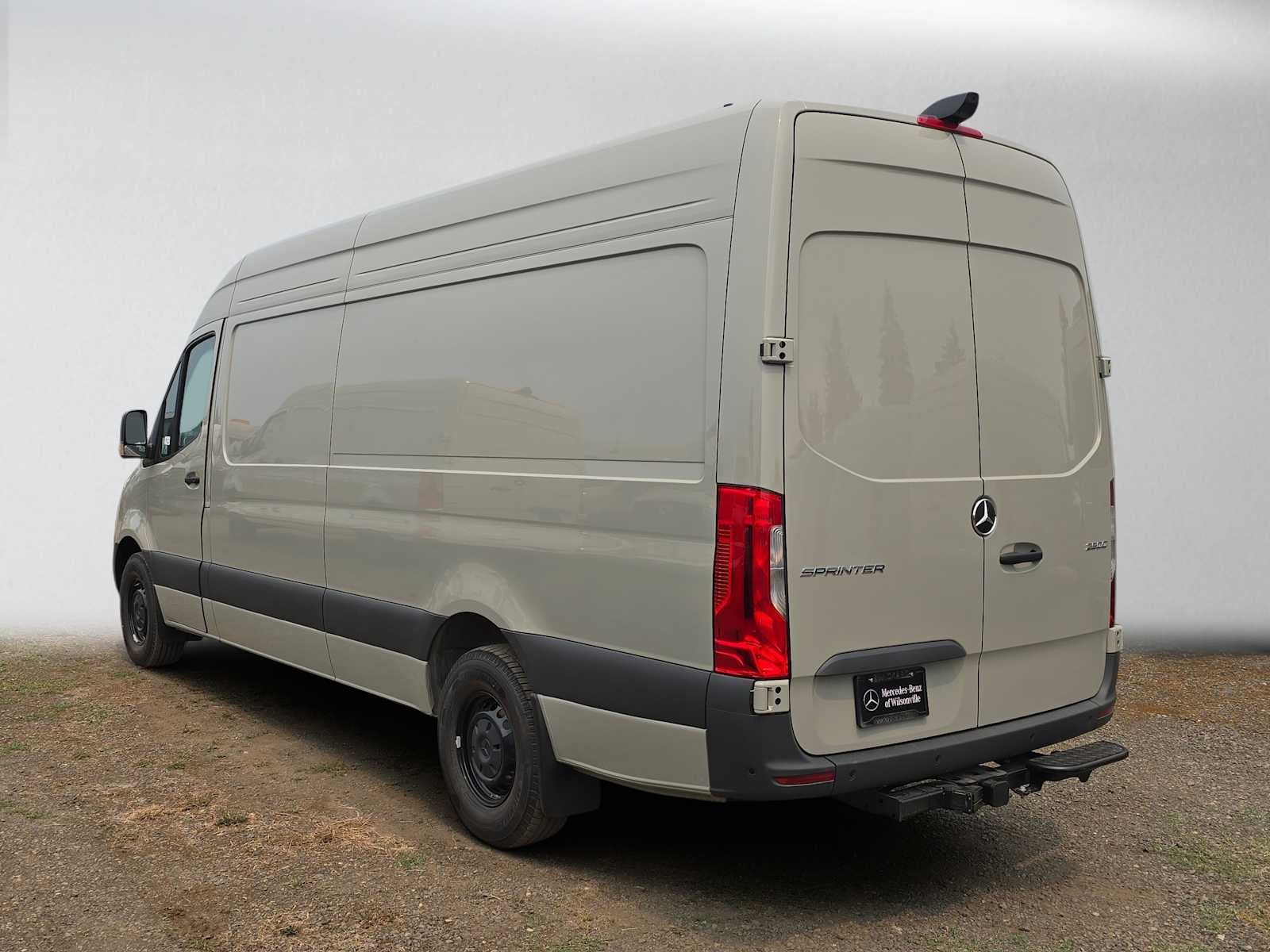 2026 Mercedes-Benz Sprinter Crew 2500 Standard Roof I4 Diesel HO 144 AWD