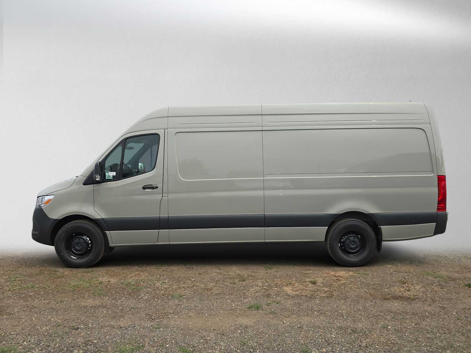2026 Mercedes-Benz Sprinter Crew 2500 Standard Roof I4 Diesel HO 144 AWD