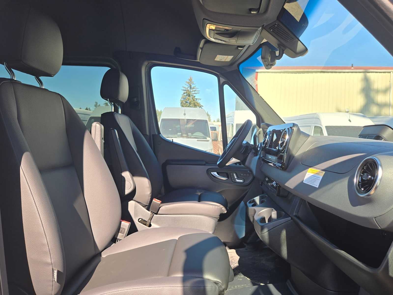 2026 Mercedes-Benz Sprinter Crew 2500 Standard Roof I4 Diesel HO 144 AWD