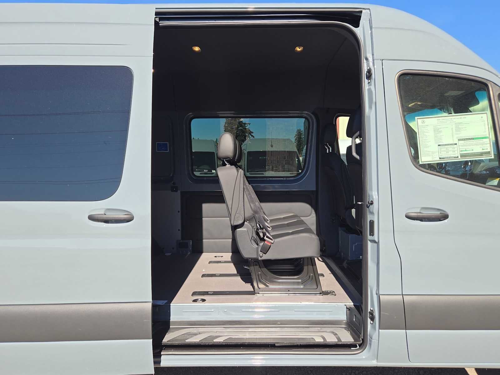 2026 Mercedes-Benz Sprinter Crew 2500 Standard Roof I4 Diesel HO 144 AWD