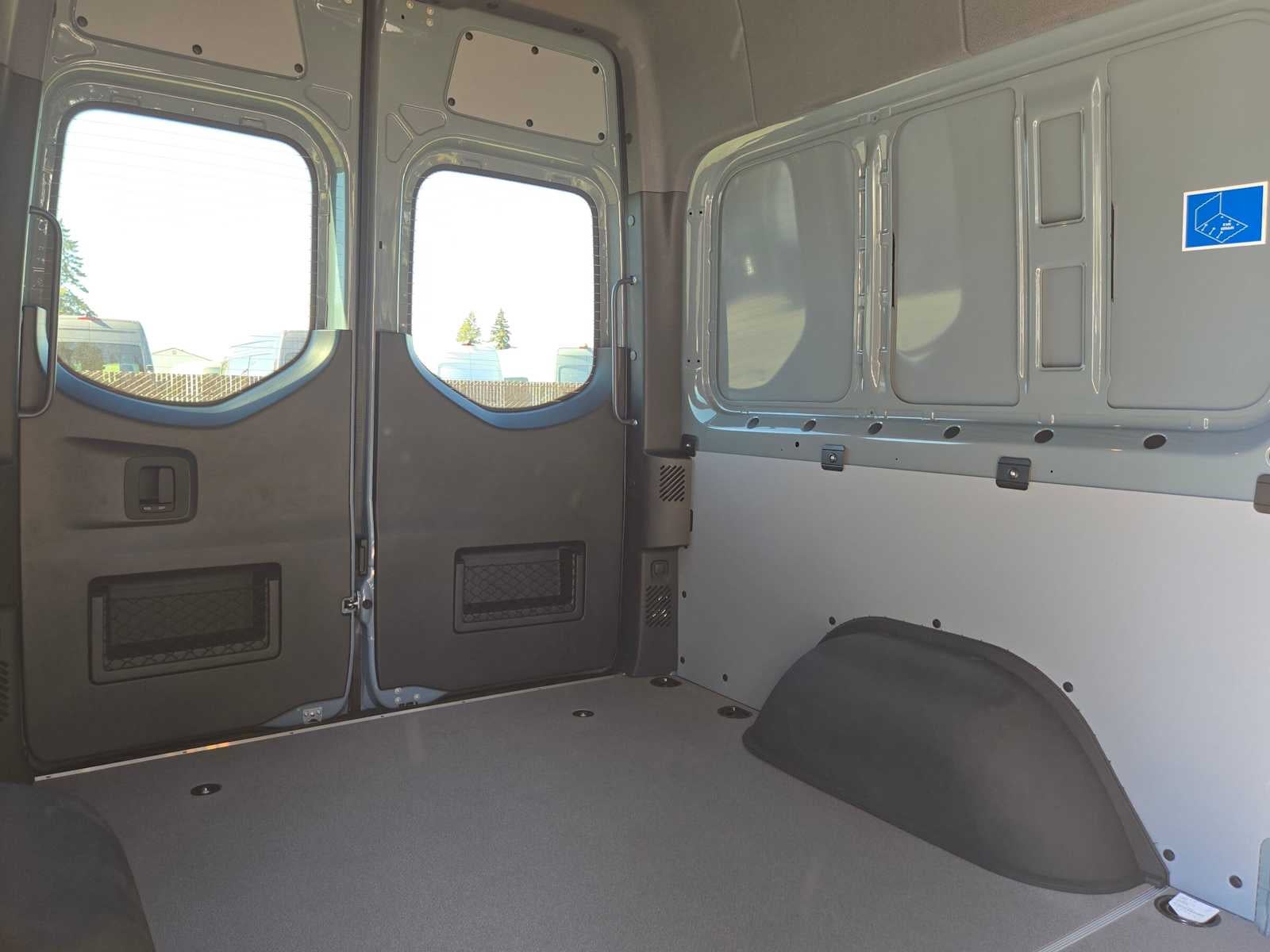 2026 Mercedes-Benz Sprinter Crew 2500 Standard Roof I4 Diesel HO 144 AWD