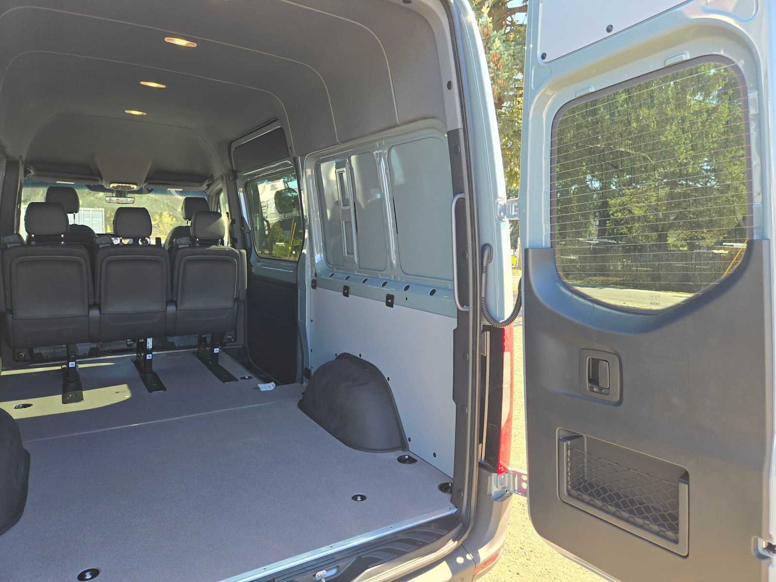 2026 Mercedes-Benz Sprinter Crew 2500 Standard Roof I4 Diesel HO 144 AWD