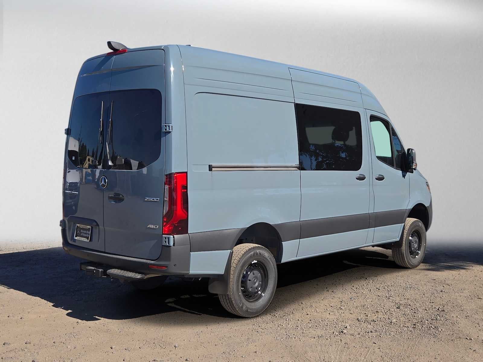 2026 Mercedes-Benz Sprinter Crew 2500 Standard Roof I4 Diesel HO 144 AWD