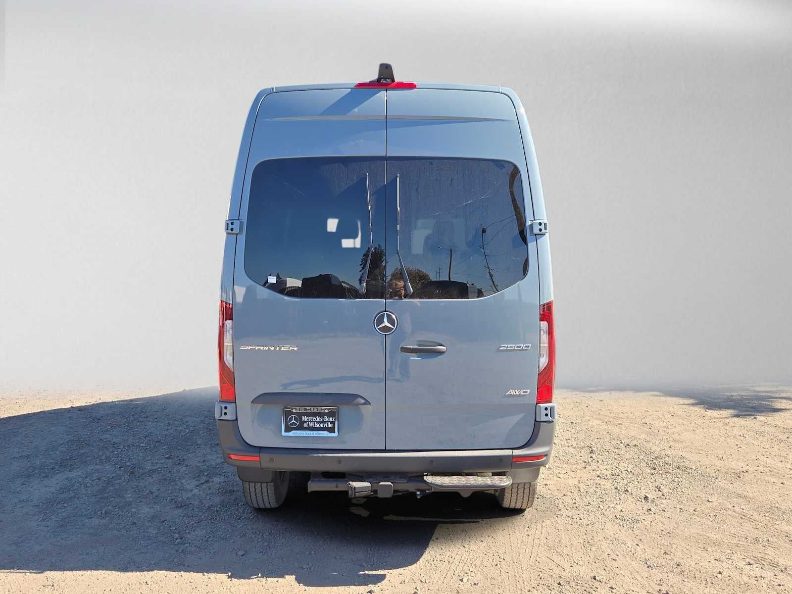 2026 Mercedes-Benz Sprinter Crew 2500 Standard Roof I4 Diesel HO 144 AWD