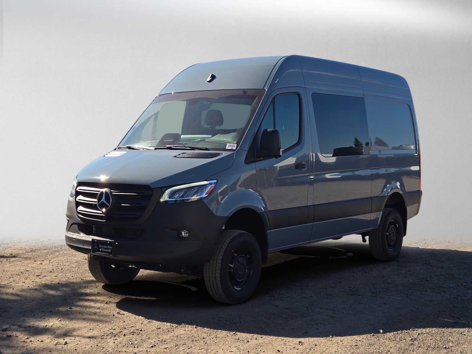 2026 Mercedes-Benz Sprinter Crew 2500 Standard Roof I4 Diesel HO 144 AWD