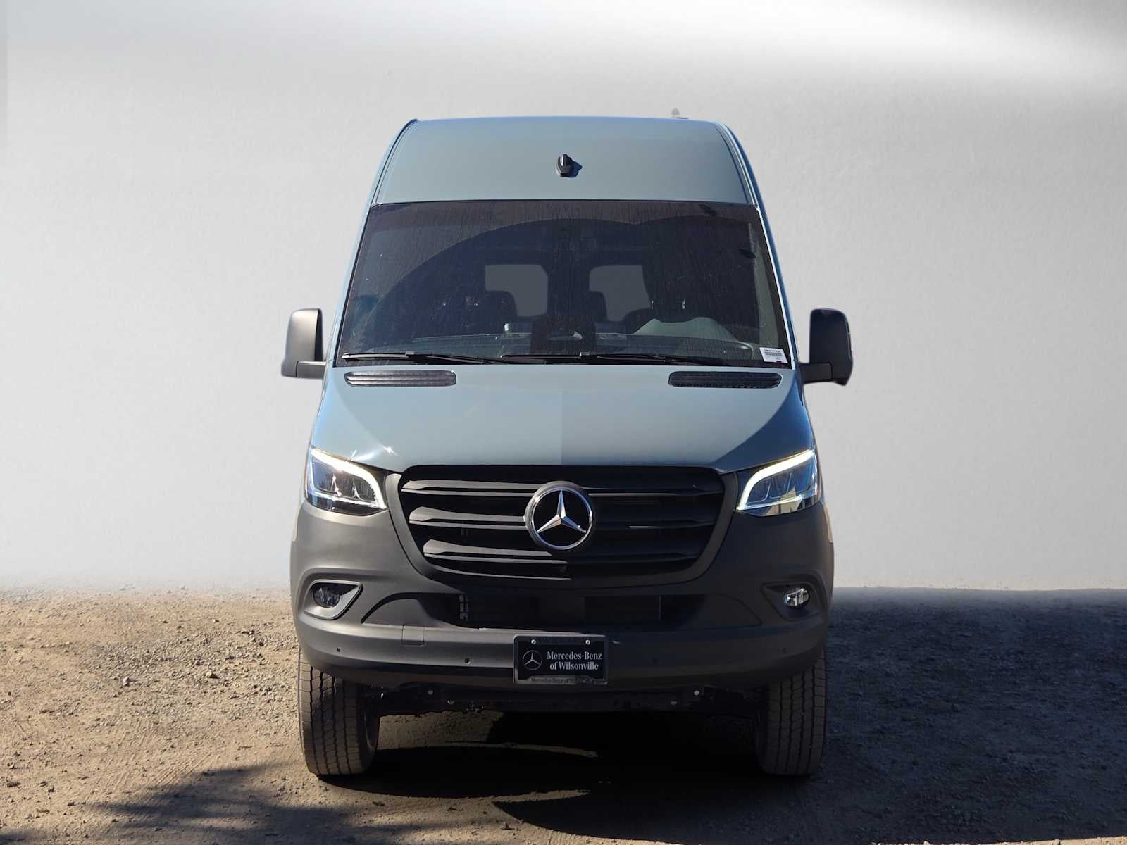 2026 Mercedes-Benz Sprinter Crew 2500 Standard Roof I4 Diesel HO 144 AWD