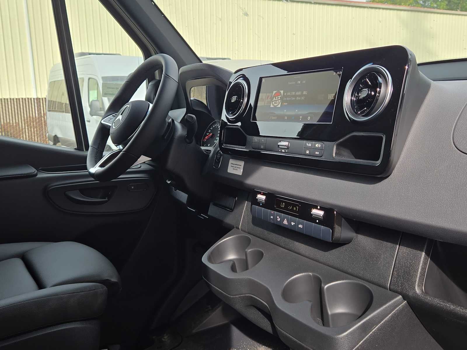 2026 Mercedes-Benz Sprinter Cargo 2500 Standard Roof I4 Diesel HO 144 AWD