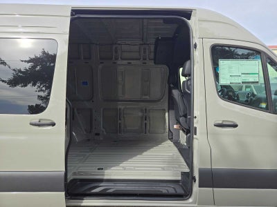 2026 Mercedes-Benz Sprinter Cargo 2500 Standard Roof I4 Diesel HO 144 AWD