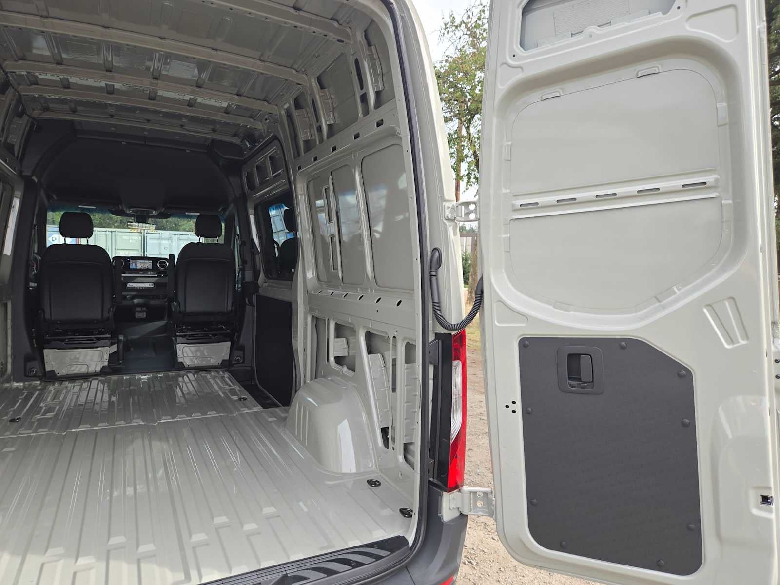 2026 Mercedes-Benz Sprinter Cargo 2500 Standard Roof I4 Diesel HO 144 AWD