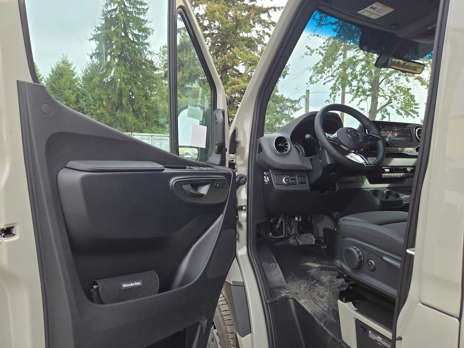 2026 Mercedes-Benz Sprinter Cargo 2500 Standard Roof I4 Diesel HO 144 AWD
