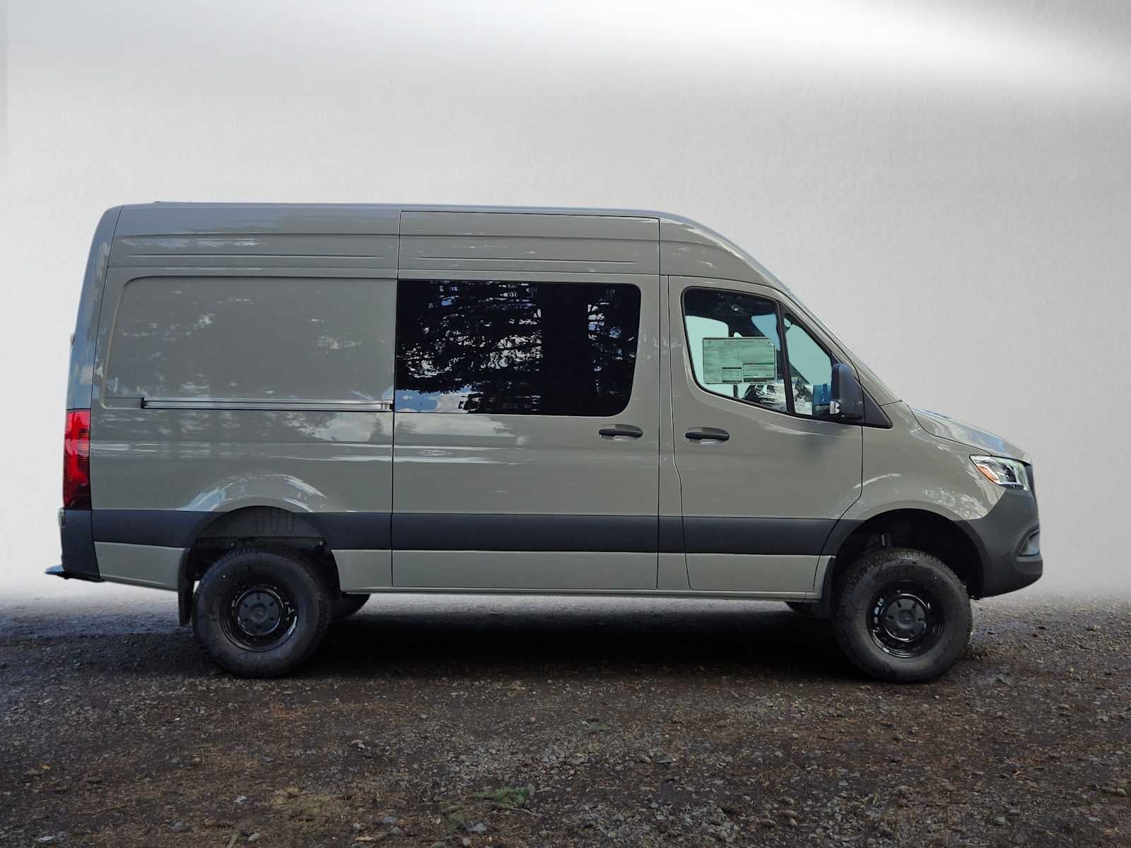 2026 Mercedes-Benz Sprinter Cargo 2500 Standard Roof I4 Diesel HO 144 AWD