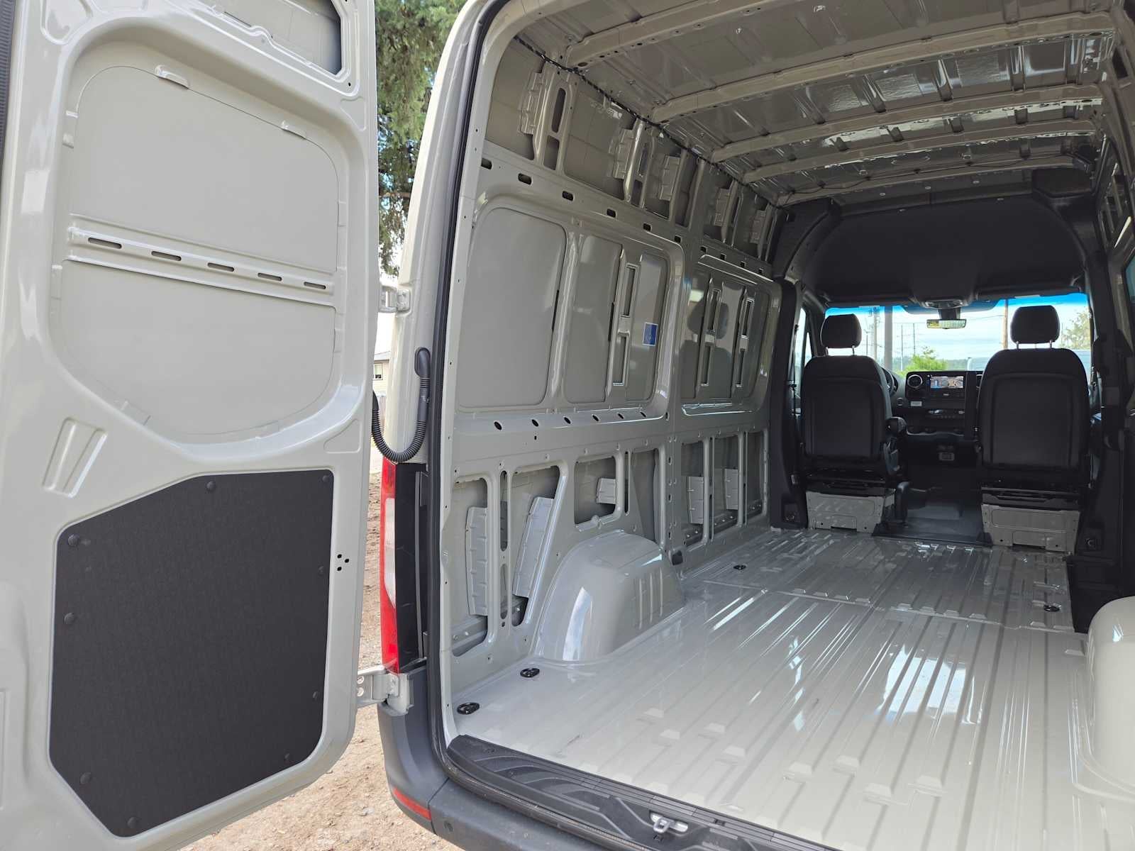 2026 Mercedes-Benz Sprinter Cargo 2500 Standard Roof I4 Diesel HO 144 AWD