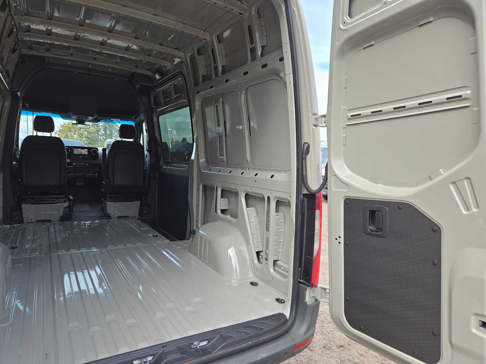 2026 Mercedes-Benz Sprinter Cargo 2500 Standard Roof I4 Diesel HO 144 AWD