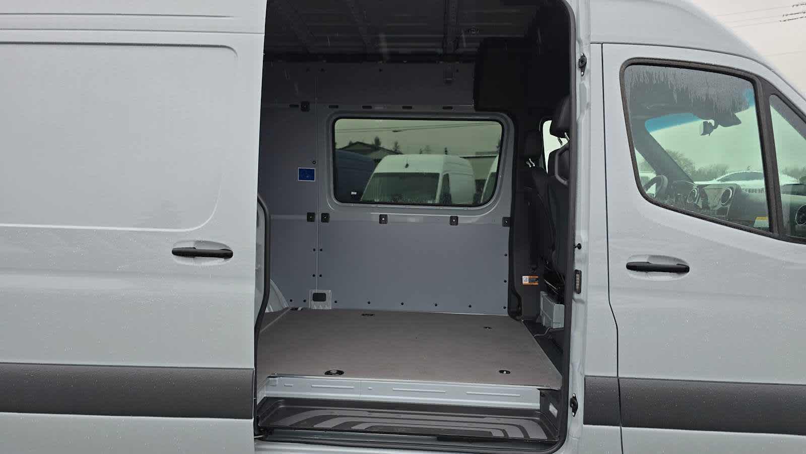 2025 Mercedes-Benz Sprinter 2500 Standard Roof I4 Diesel HO 144" AWD