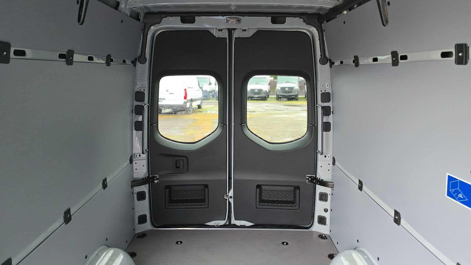 2025 Mercedes-Benz Sprinter 2500 Standard Roof I4 Diesel HO 144" AWD