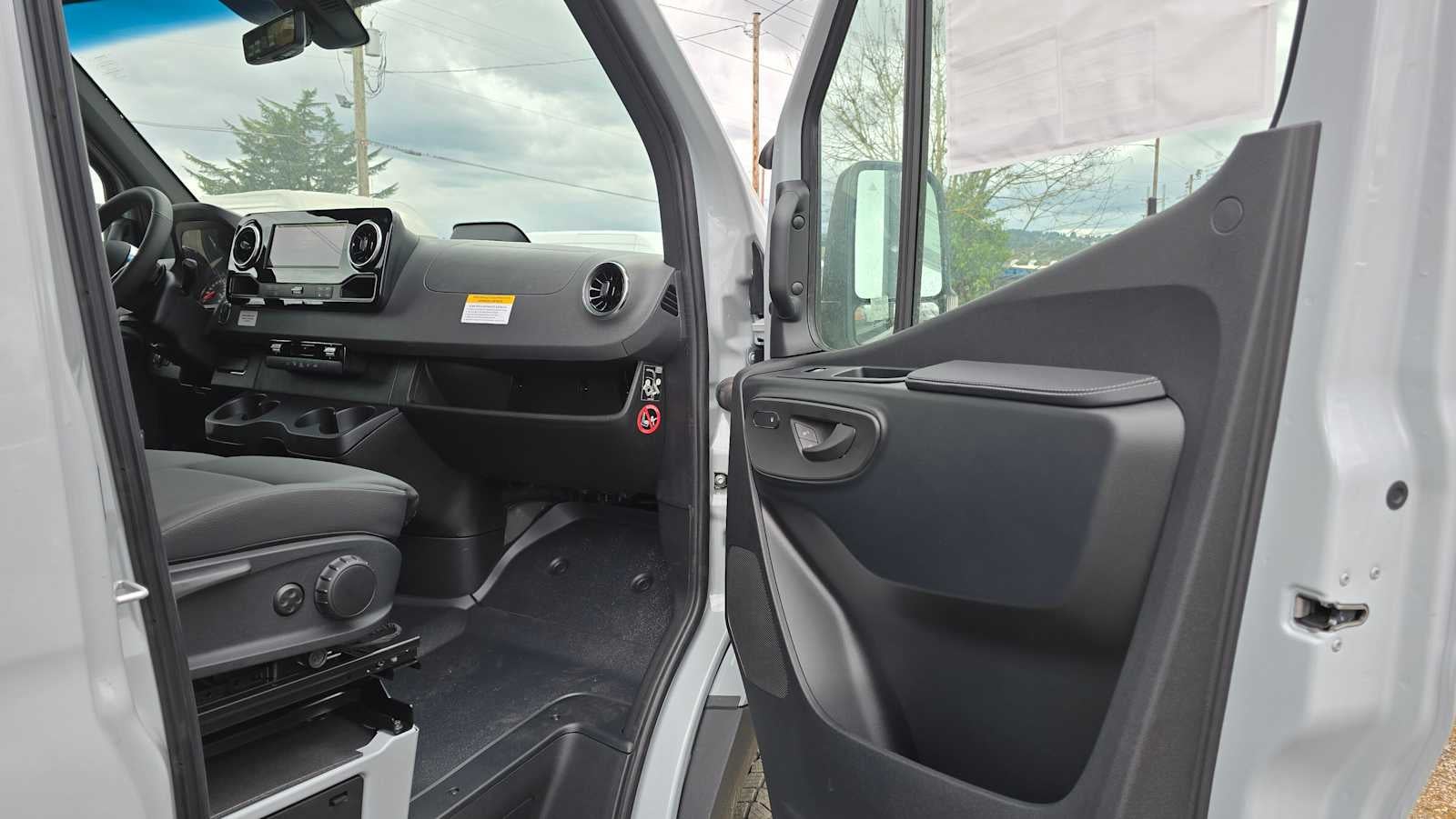 2026 Mercedes-Benz Sprinter 2500 Standard Roof I4 Diesel HO 144" AWD