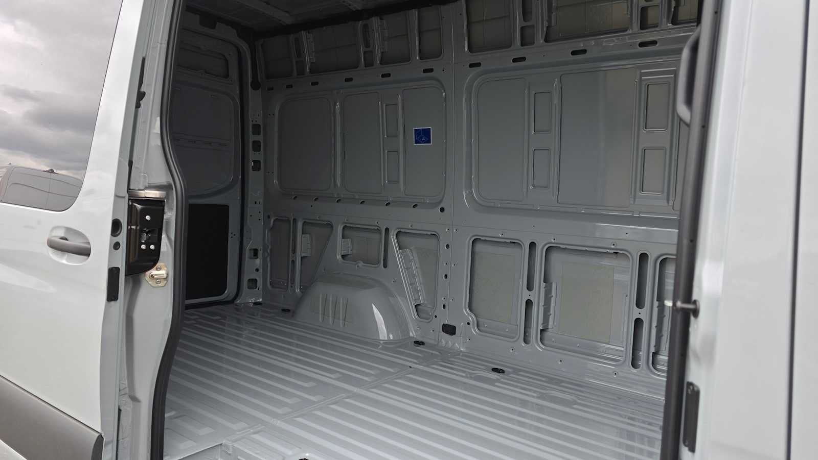 2026 Mercedes-Benz Sprinter 2500 Standard Roof I4 Diesel HO 144" AWD