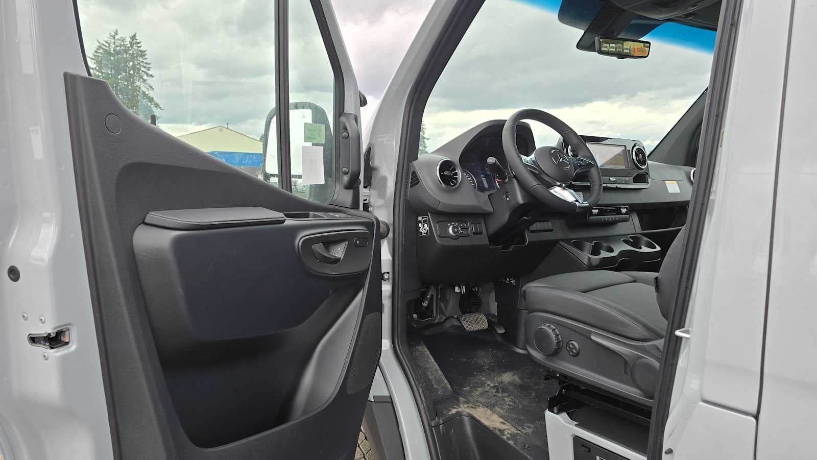 2026 Mercedes-Benz Sprinter 2500 Standard Roof I4 Diesel HO 144" AWD