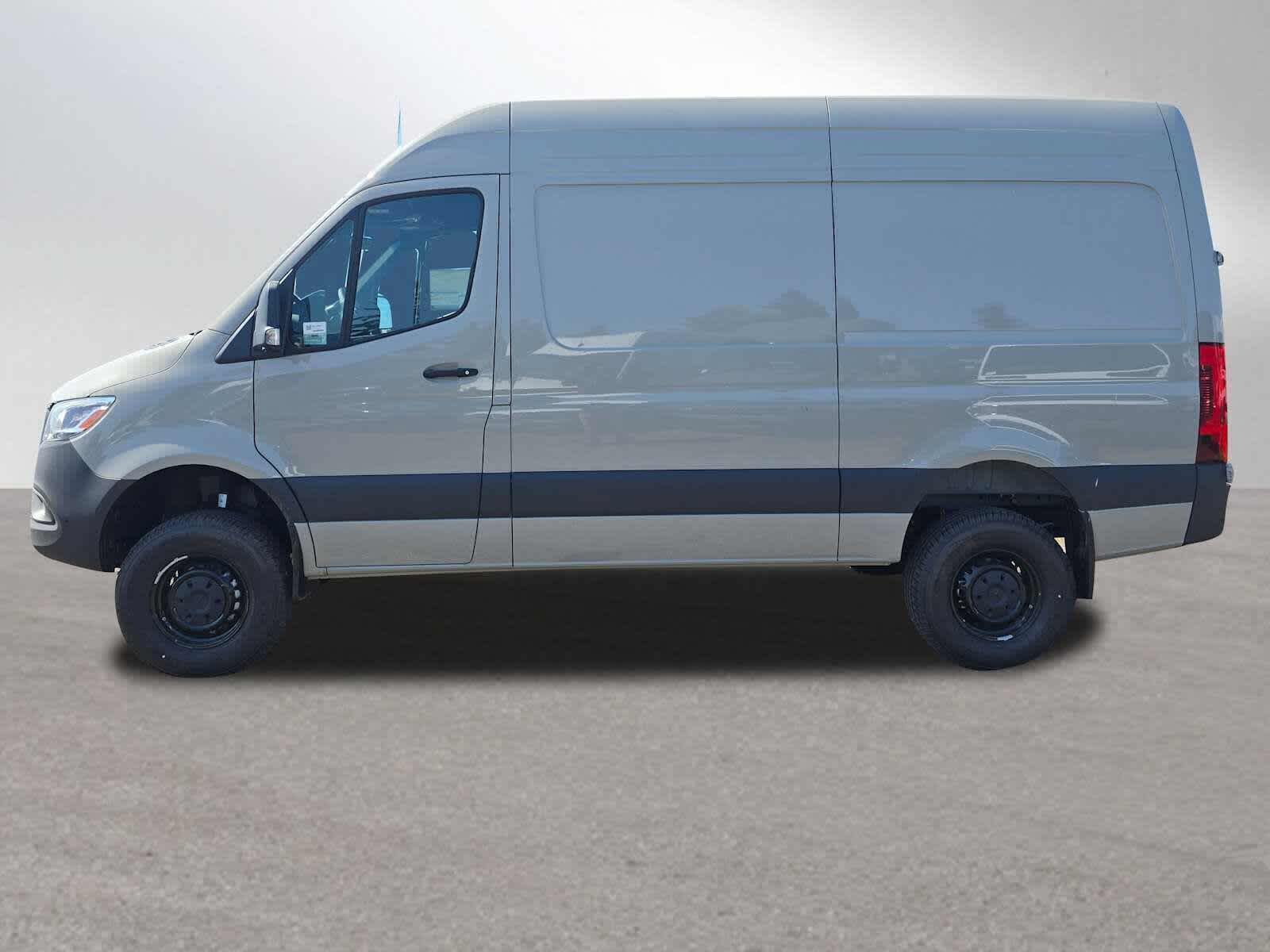 2026 Mercedes-Benz Sprinter 2500 Standard Roof I4 Diesel HO 144 AWD