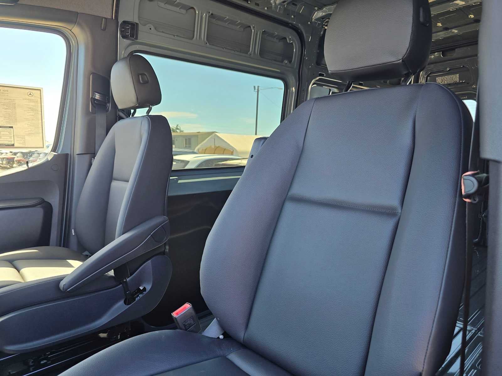 2026 Mercedes-Benz Sprinter Cargo 2500 Standard Roof I4 Diesel HO 144 AWD