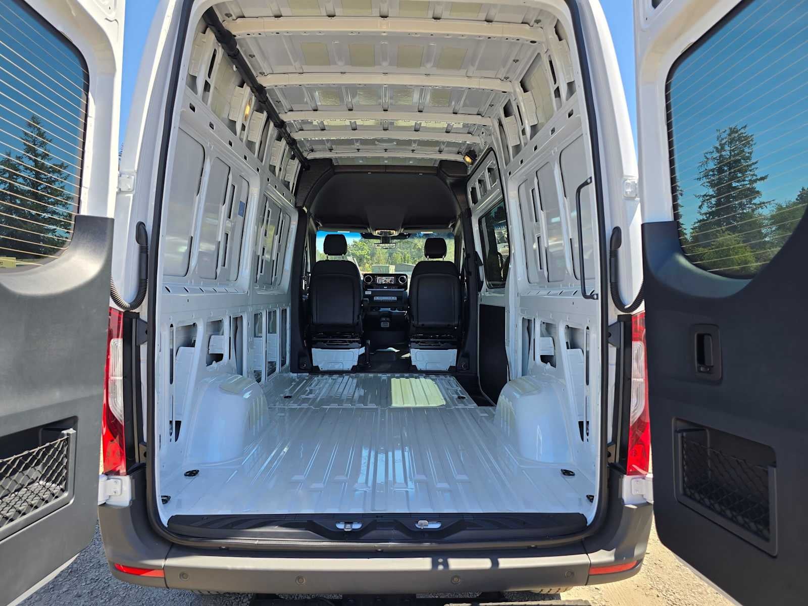 2026 Mercedes-Benz Sprinter Cargo 2500 Standard Roof I4 Diesel HO 144 AWD