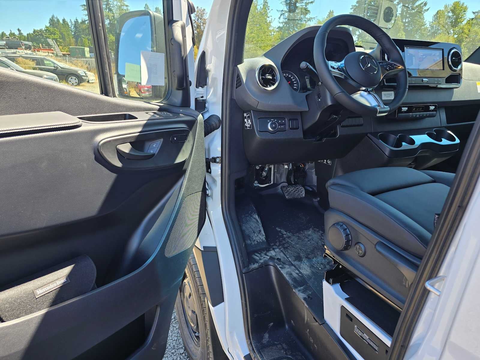 2026 Mercedes-Benz Sprinter Cargo 2500 Standard Roof I4 Diesel HO 144 AWD