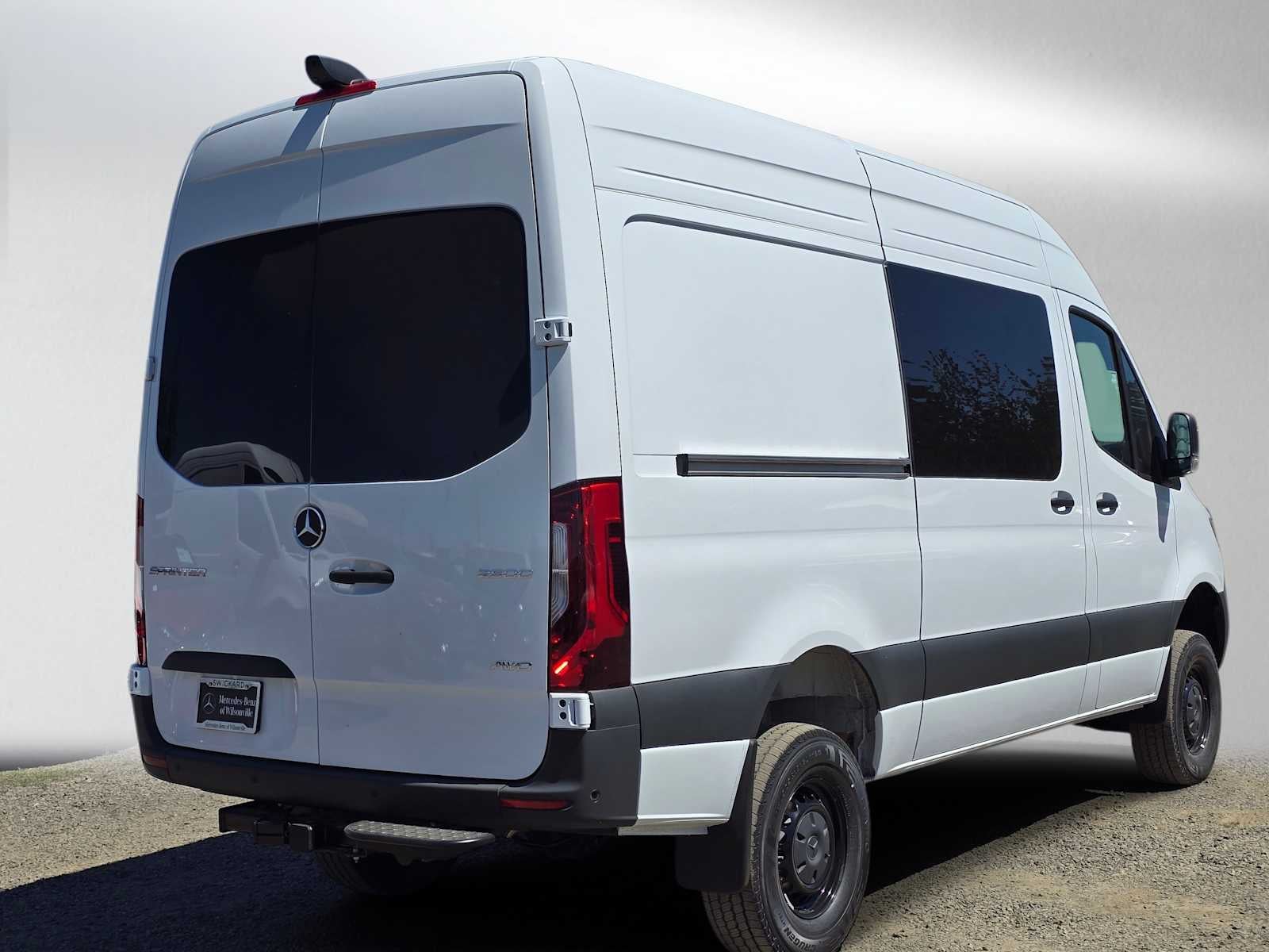 2026 Mercedes-Benz Sprinter Cargo 2500 Standard Roof I4 Diesel HO 144 AWD