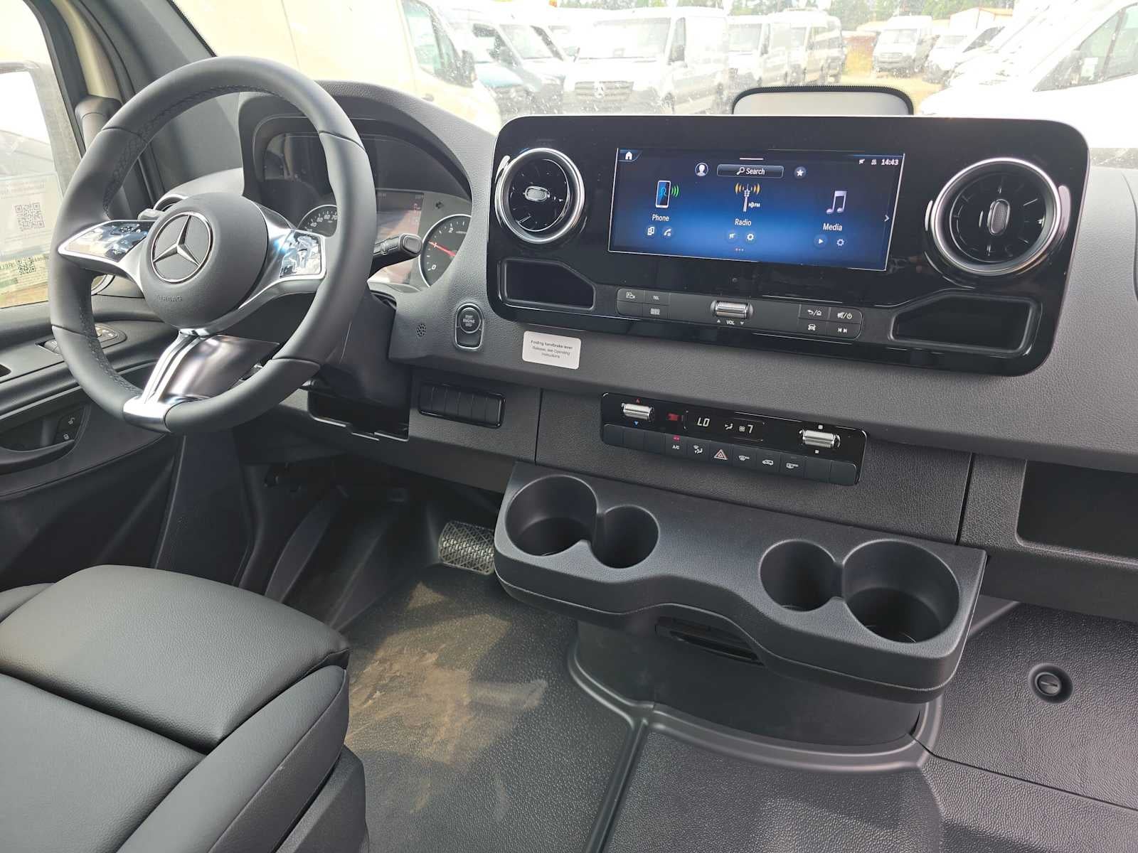 2026 Mercedes-Benz Sprinter 2500 Standard Roof I4 Diesel HO 144 AWD