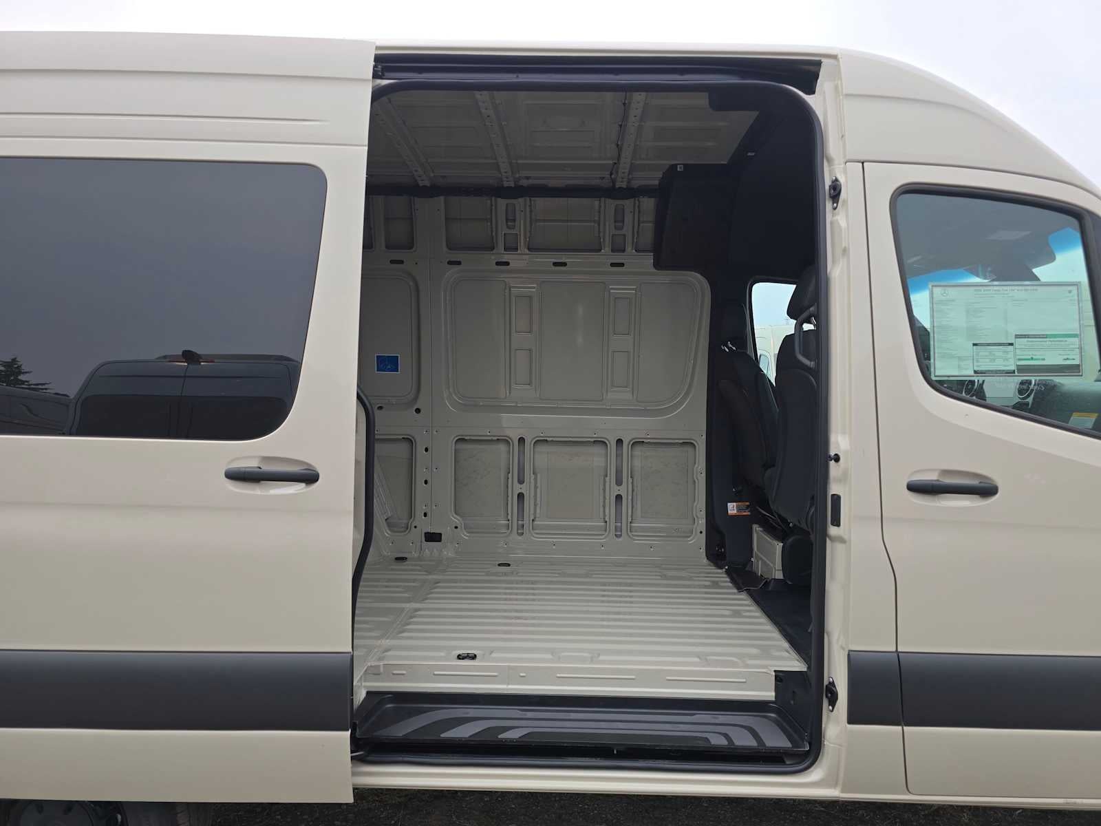 2026 Mercedes-Benz Sprinter 2500 Standard Roof I4 Diesel HO 144 AWD