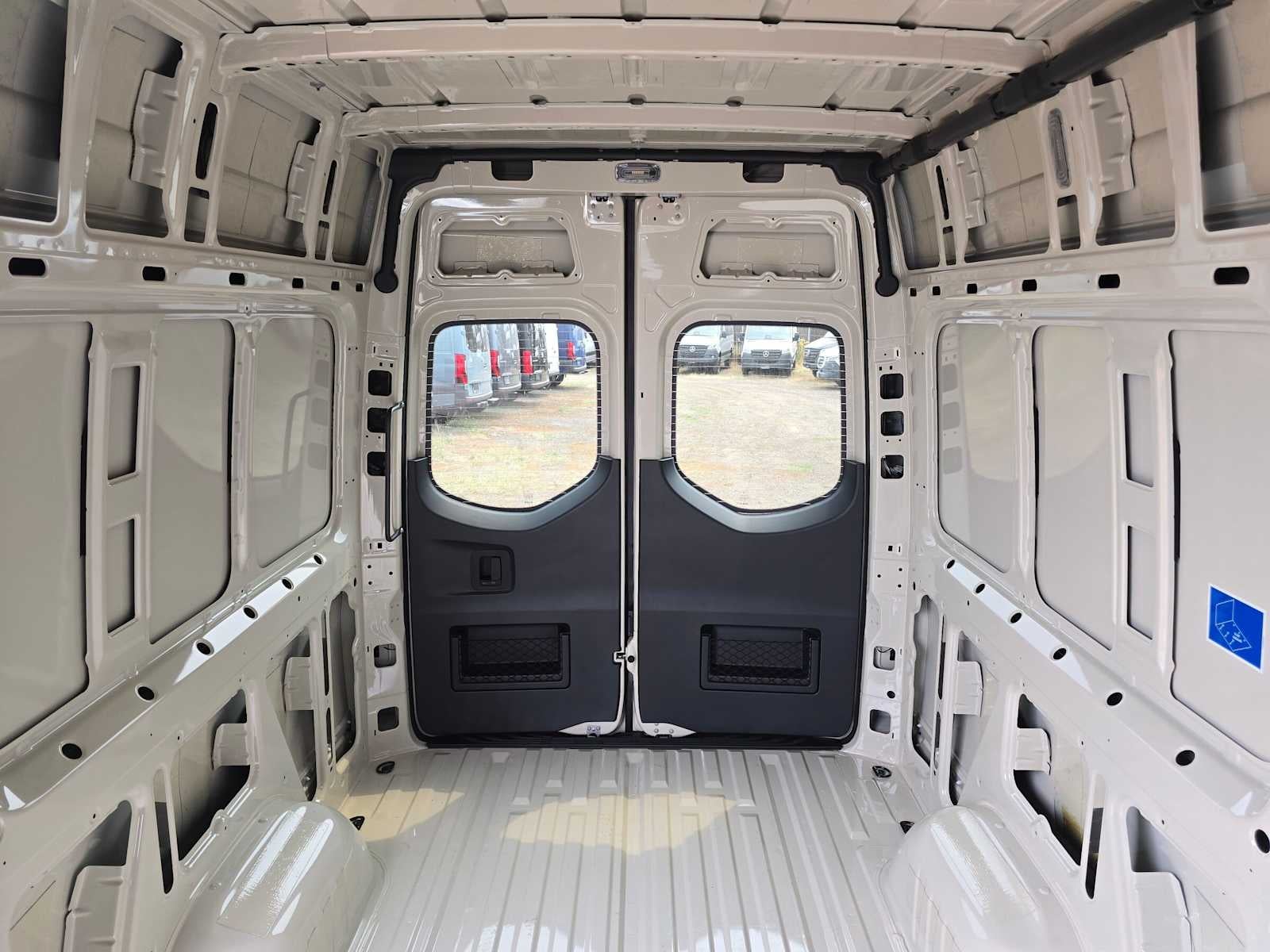 2026 Mercedes-Benz Sprinter 2500 Standard Roof I4 Diesel HO 144 AWD