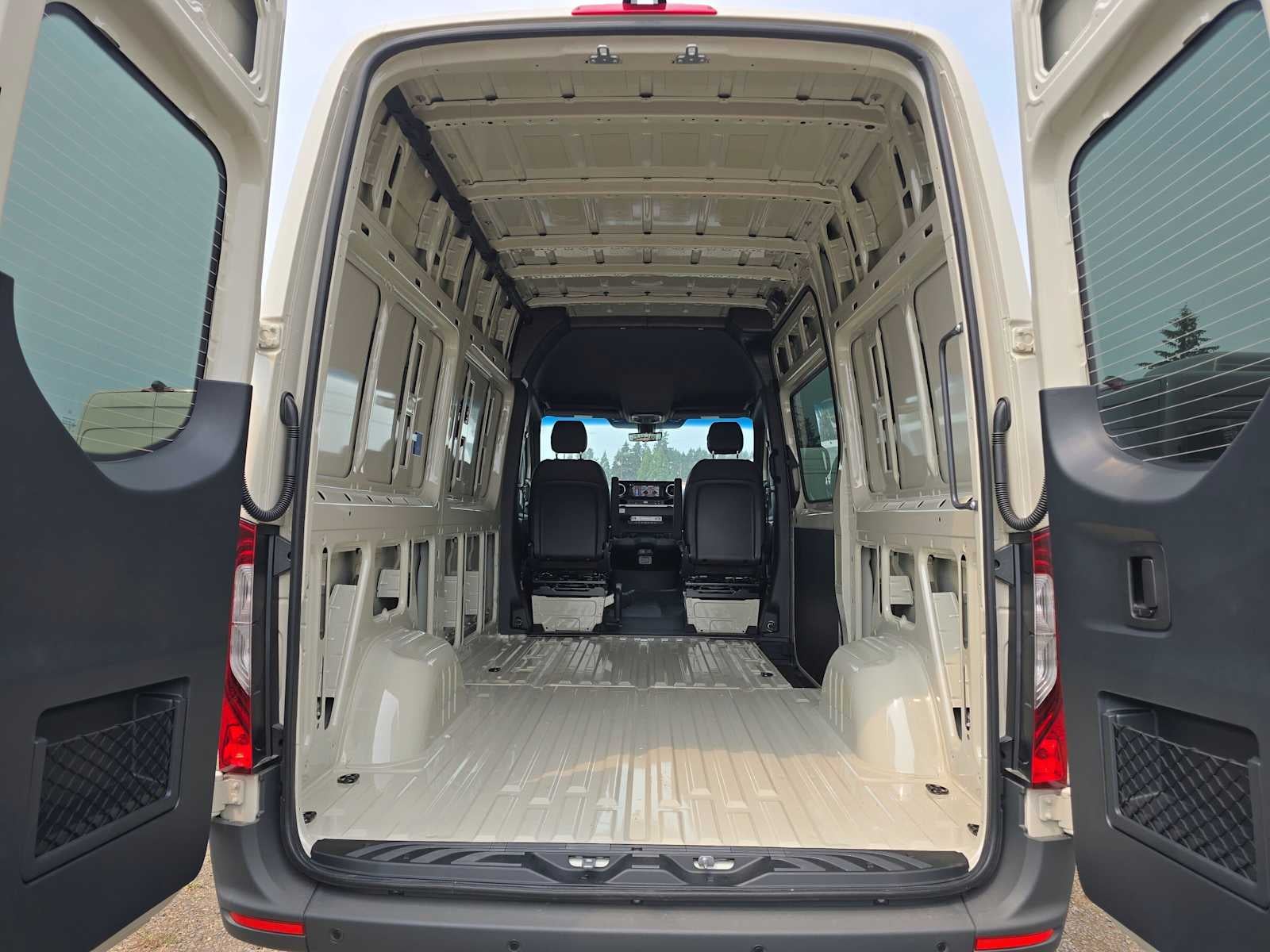 2026 Mercedes-Benz Sprinter 2500 Standard Roof I4 Diesel HO 144 AWD