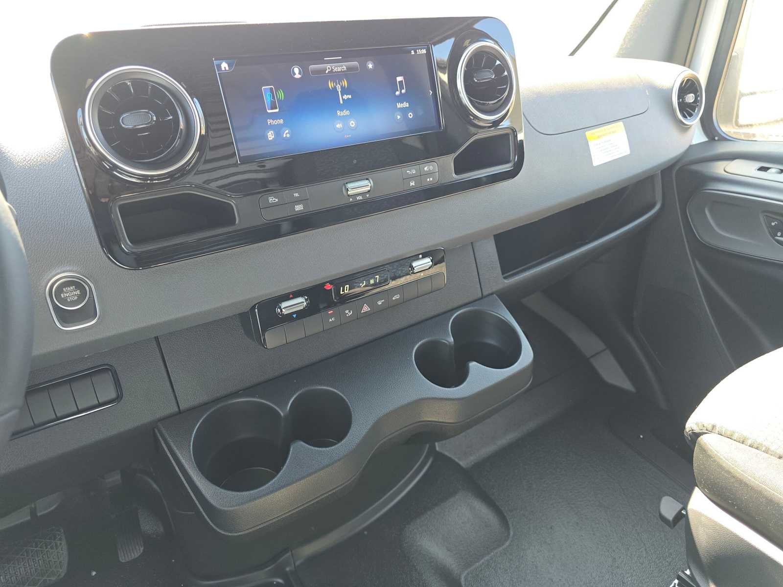 2026 Mercedes-Benz Sprinter 2500 Standard Roof I4 Diesel HO 144 AWD