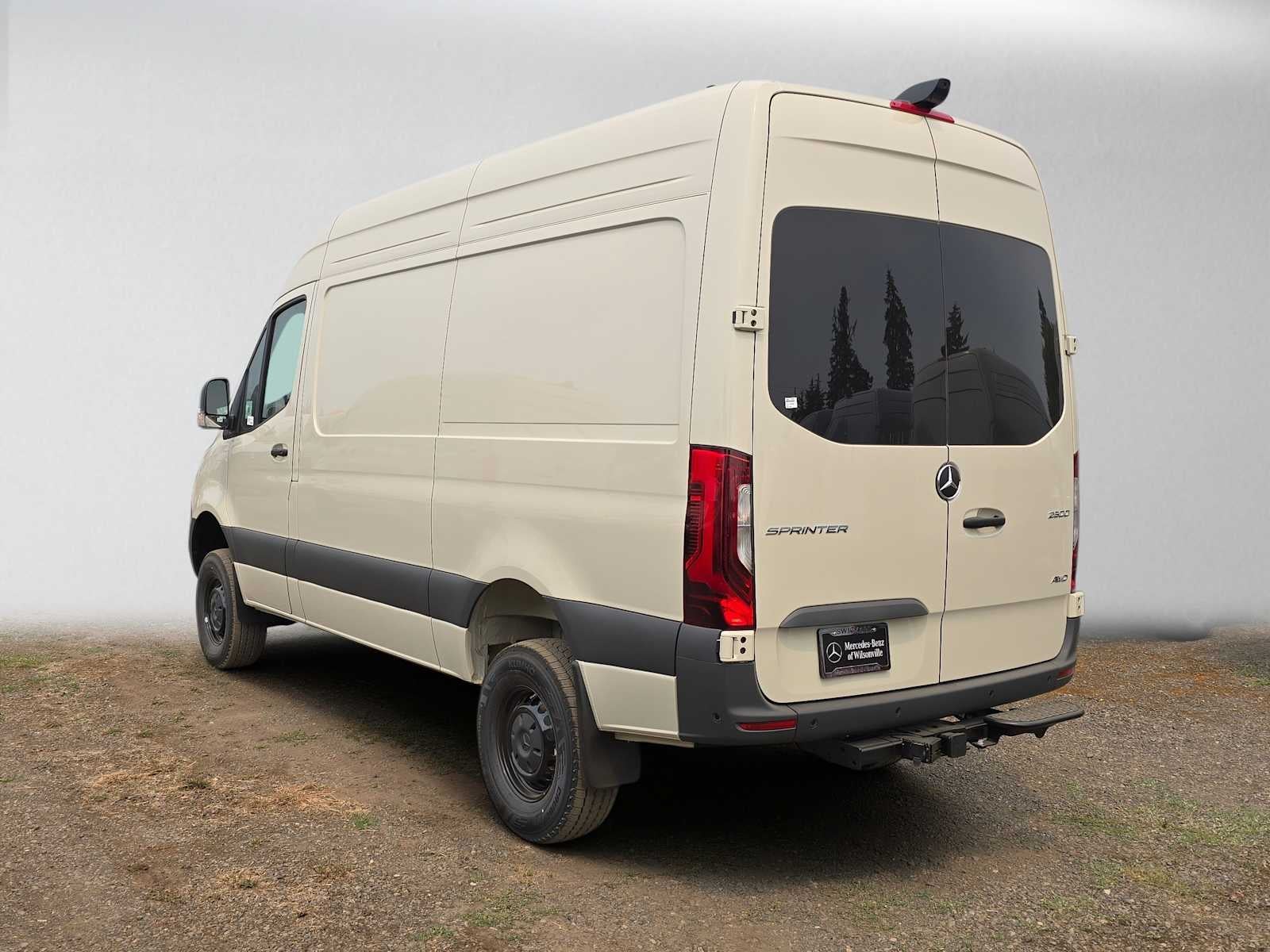 2026 Mercedes-Benz Sprinter 2500 Standard Roof I4 Diesel HO 144 AWD