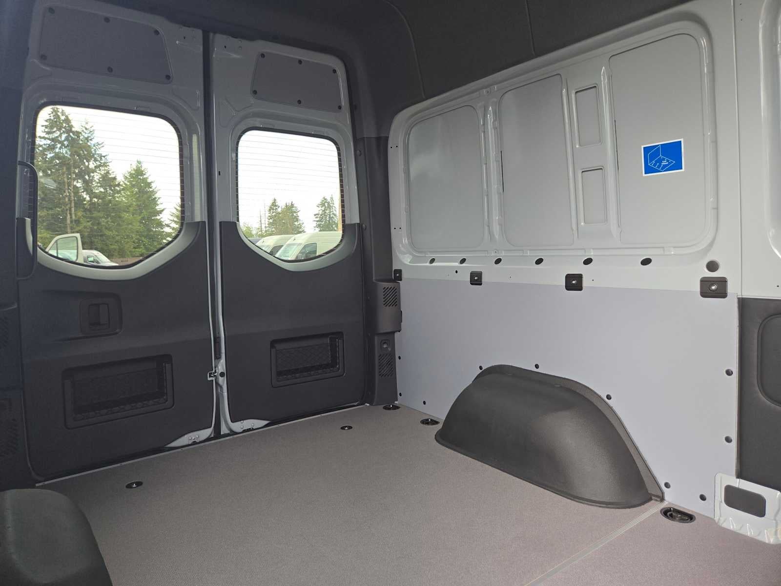 2026 Mercedes-Benz Sprinter Crew 2500 Standard Roof I4 Diesel HO 144 AWD