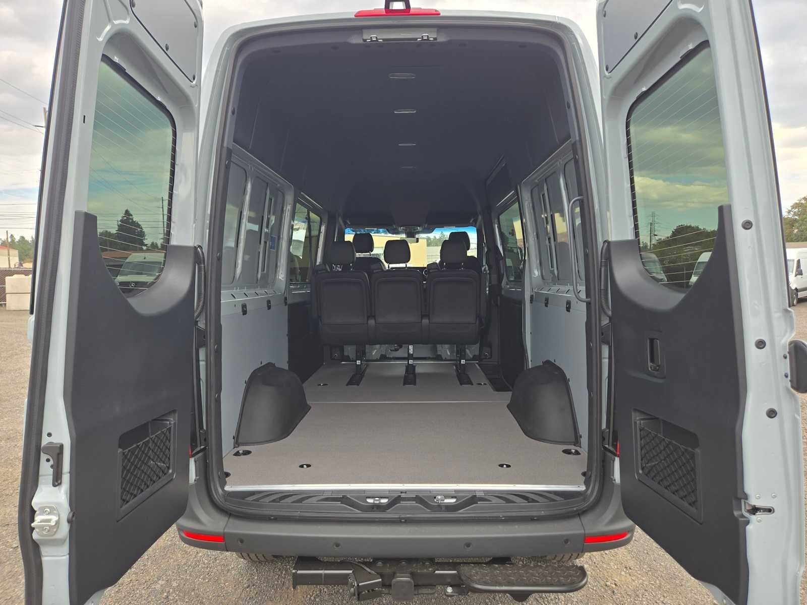 2026 Mercedes-Benz Sprinter Crew 2500 Standard Roof I4 Diesel HO 144 AWD