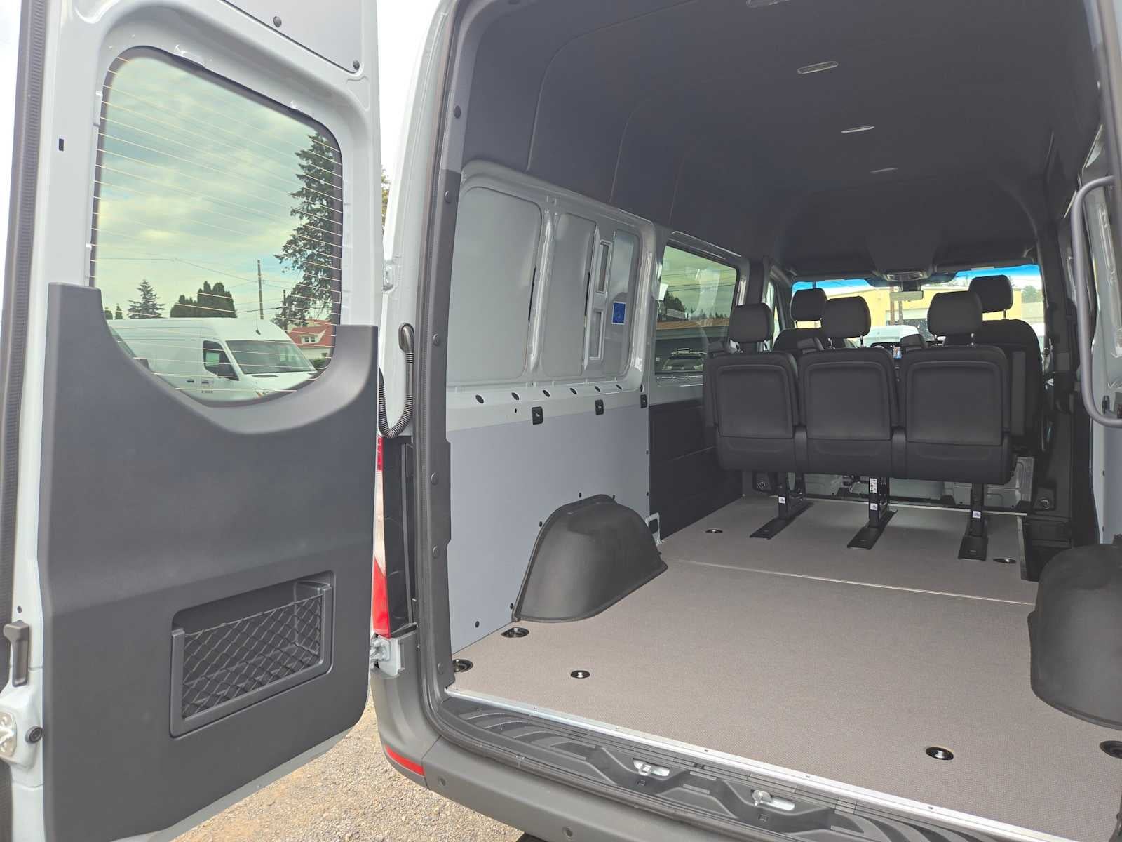 2026 Mercedes-Benz Sprinter Crew 2500 Standard Roof I4 Diesel HO 144 AWD