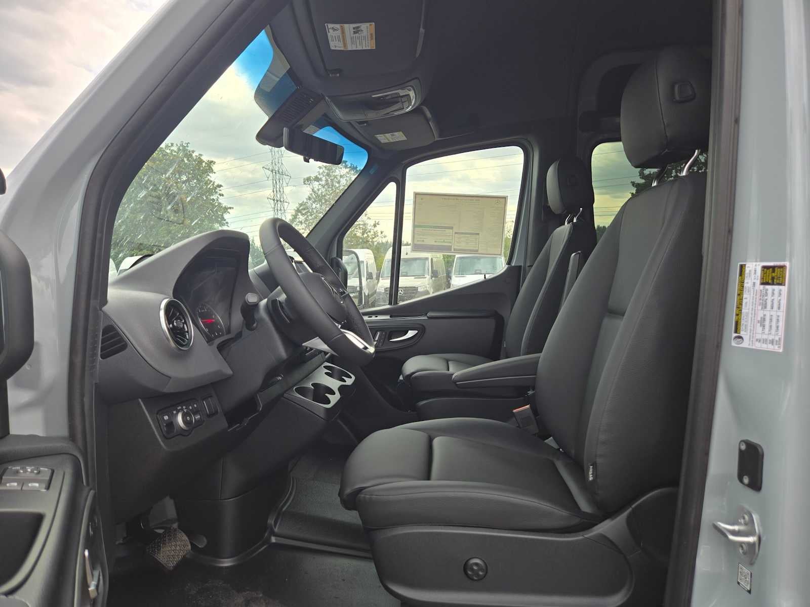 2026 Mercedes-Benz Sprinter Crew 2500 Standard Roof I4 Diesel HO 144 AWD