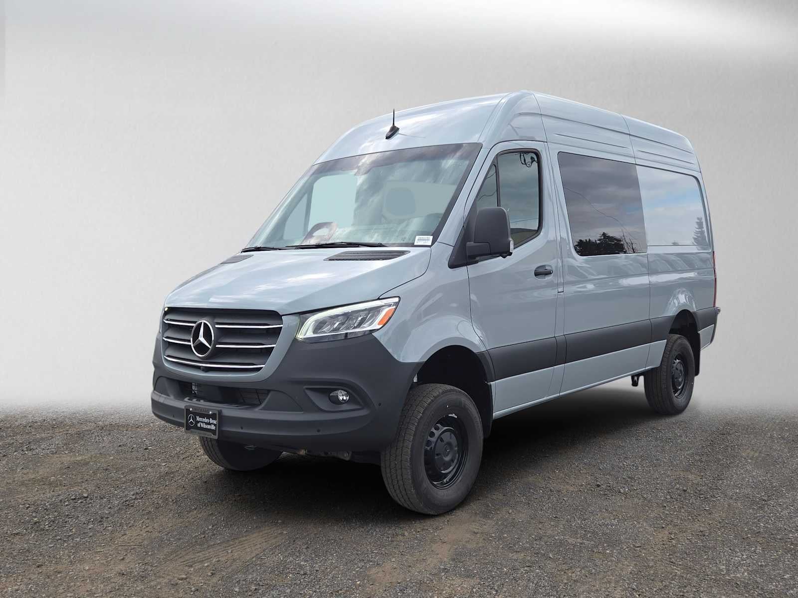 2026 Mercedes-Benz Sprinter Crew 2500 Standard Roof I4 Diesel HO 144 AWD