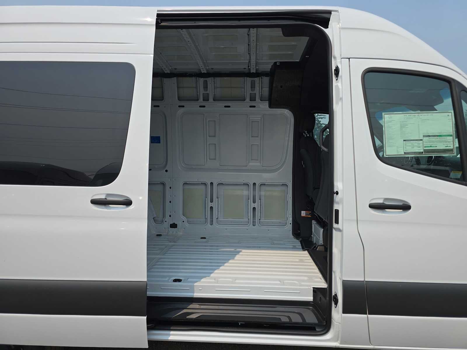 2026 Mercedes-Benz Sprinter 2500 Standard Roof I4 Diesel HO 144 AWD